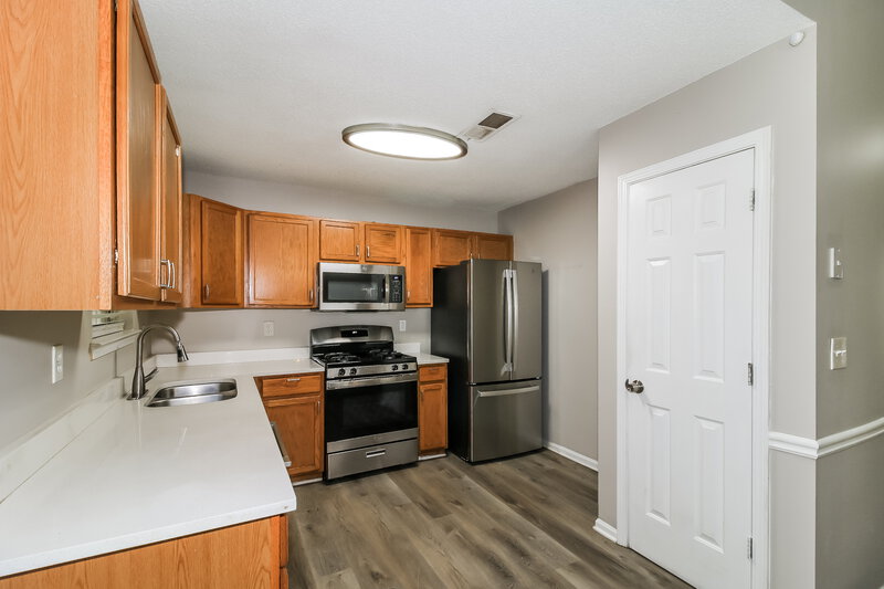2,440/Mo, 2915 Russ Ln Lithonia, GA 30058 Kitchen View 2