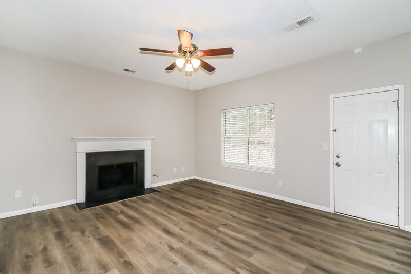 2,440/Mo, 2915 Russ Ln Lithonia, GA 30058 Family Room View