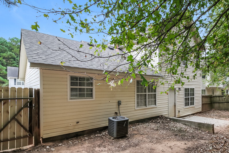 2,440/Mo, 2915 Russ Ln Lithonia, GA 30058 Rear View 2
