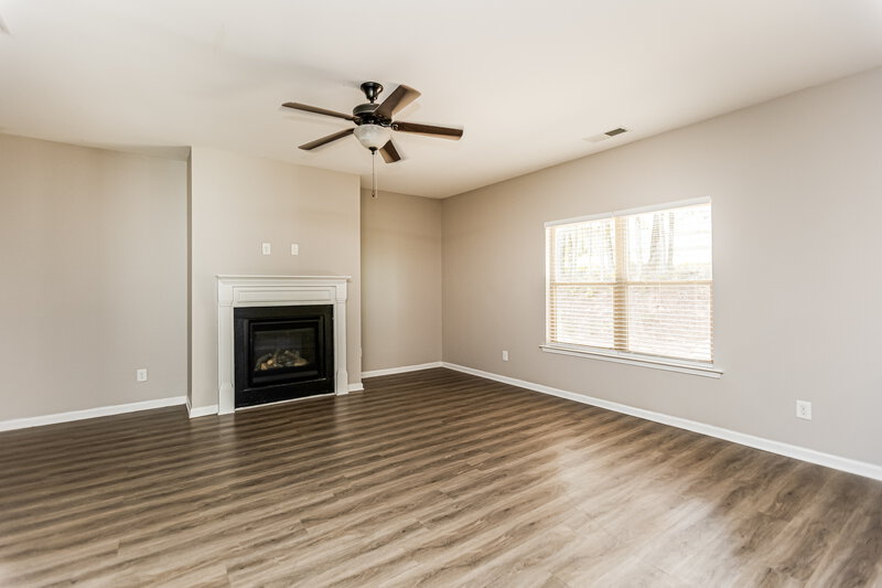 2,435/Mo, 136 Camellia Way Dallas, GA 30132 Living Room View