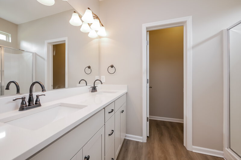 2,495/Mo, 136 Camellia Way Dallas, GA 30132 Main Bathroom View