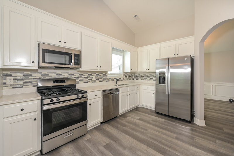 2,020/Mo, 368 Embassy Dr Winder, GA 30680 Kitchen View
