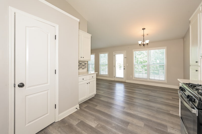 2,020/Mo, 368 Embassy Dr Winder, GA 30680 Kitchen View 2