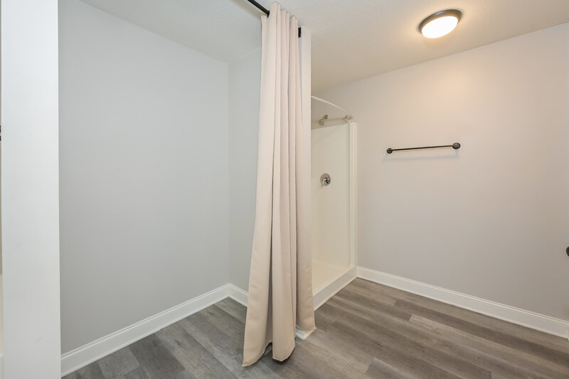 2,020/Mo, 368 Embassy Dr Winder, GA 30680 Main Bathroom View 2