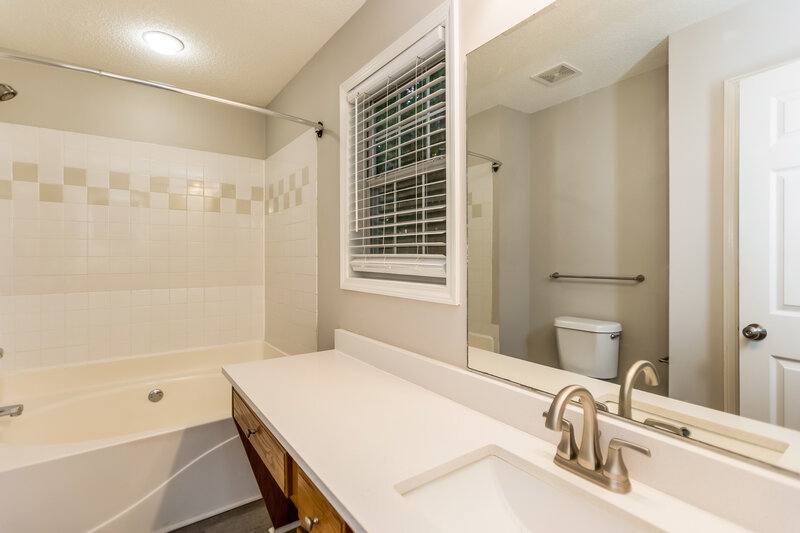 1,875/Mo, 404 Wood Chase Ln Canton, GA 30114 Main Bathroom View