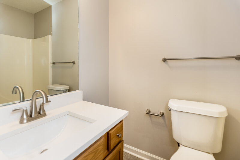 1,875/Mo, 404 Wood Chase Ln Canton, GA 30114 Bathroom View
