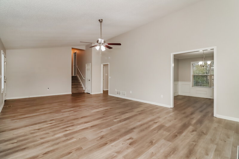 1,930/Mo, 18 Bramblewood Trl SW Cartersville, GA 30120 Living Room View 2