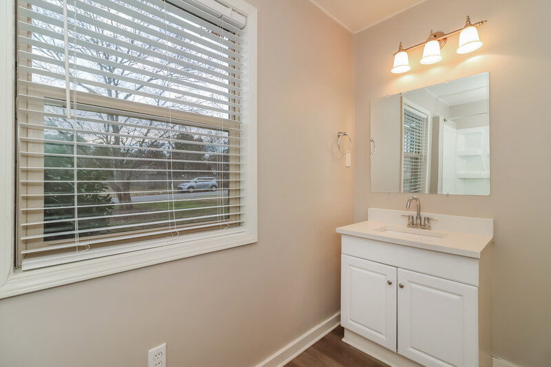 1,930/Mo, 18 Bramblewood Trl SW Cartersville, GA 30120 Bathroom View