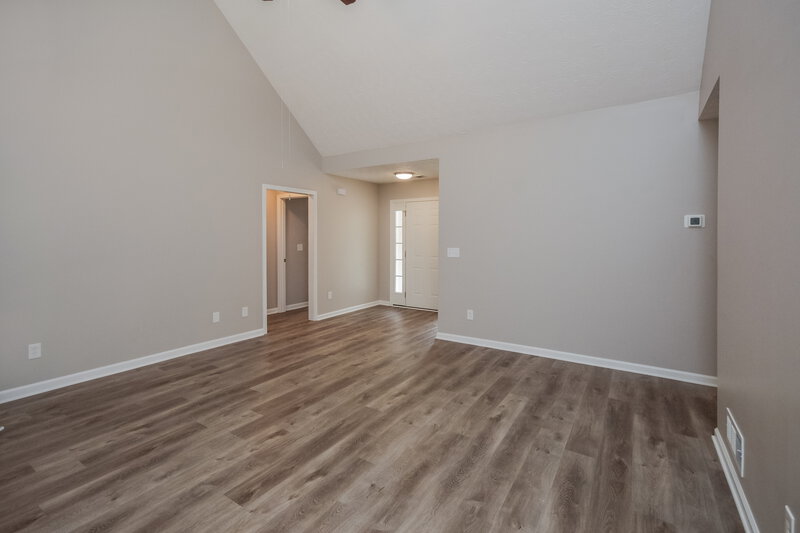 2,095/Mo, 70 Camerons Ter Covington, GA 30016 Living Room View 2