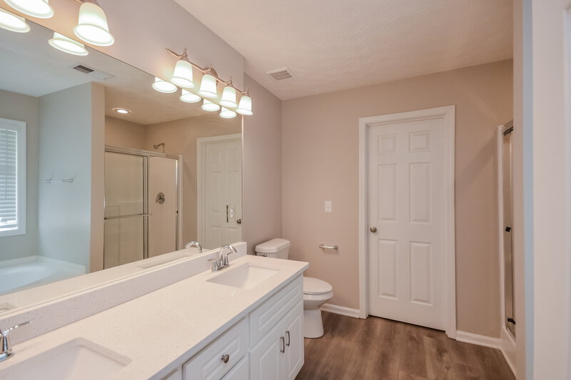 2,095/Mo, 70 Camerons Ter Covington, GA 30016 Main Bathroom View