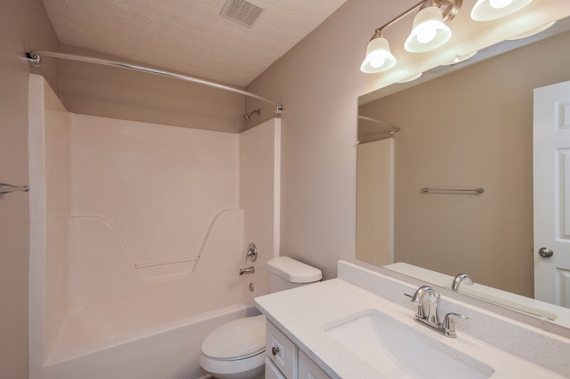 2,095/Mo, 70 Camerons Ter Covington, GA 30016 Bathroom View