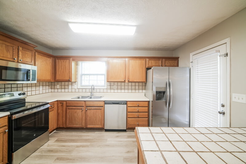 1,990/Mo, 124 S Winds Dr Villa Rica, GA 30180 Kitchen View