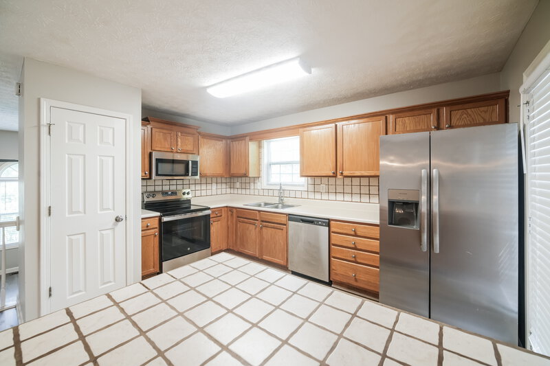 1,990/Mo, 124 S Winds Dr Villa Rica, GA 30180 Kitchen View 2