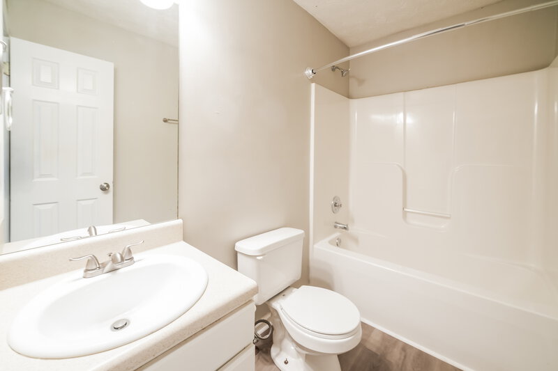 1,990/Mo, 124 S Winds Dr Villa Rica, GA 30180 Bathroom View