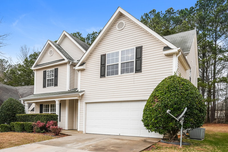 2,100/Mo, 385 Shadowbrooke Cir Loganville, GA 30052 Front View