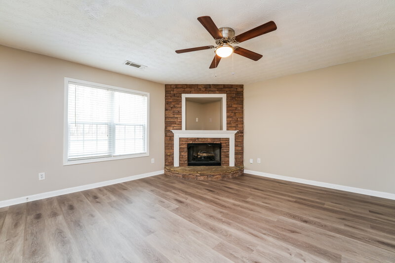 2,100/Mo, 385 Shadowbrooke Cir Loganville, GA 30052 Living Room View