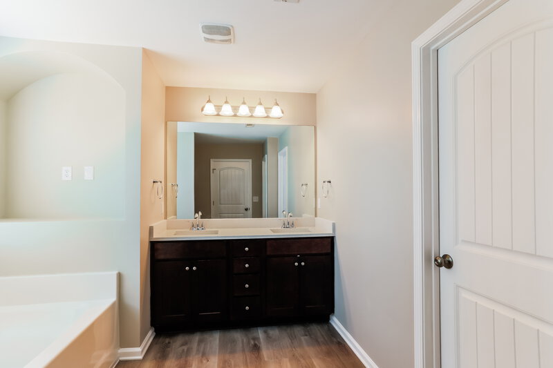 3,310/Mo, 987 Grenier Ter Lawrenceville, GA 30045 Main Bathroom View