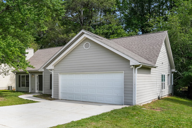 2,000/Mo, 3580 Traddsprings Way Snellville, GA 30039 Front View