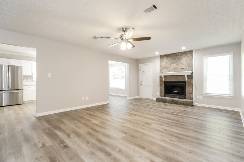 3,030/Mo, 35 Riverside Ct Hampton, GA 30228 Living Room View
