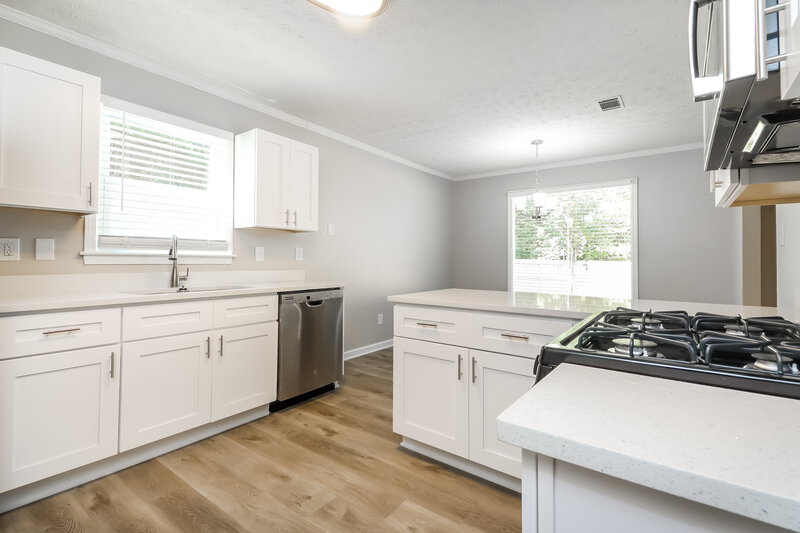 3,030/Mo, 35 Riverside Ct Hampton, GA 30228 Kitchen View