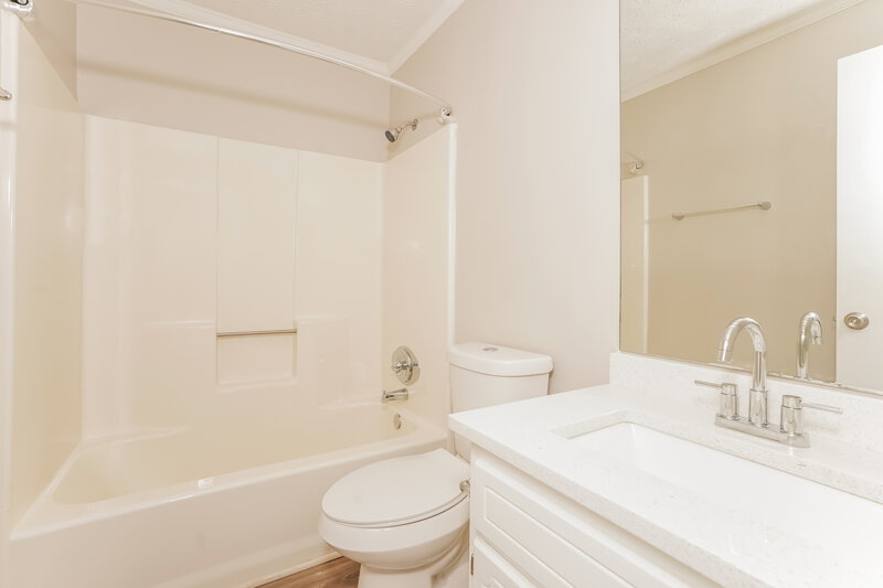 1,890/Mo, 35 Riverside Ct Hampton, GA 30228 Bathroom View