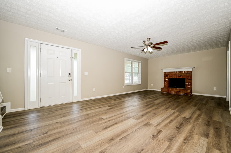 1,835/Mo, 10 Dearing Cove Covington, GA 30014 Living Room View