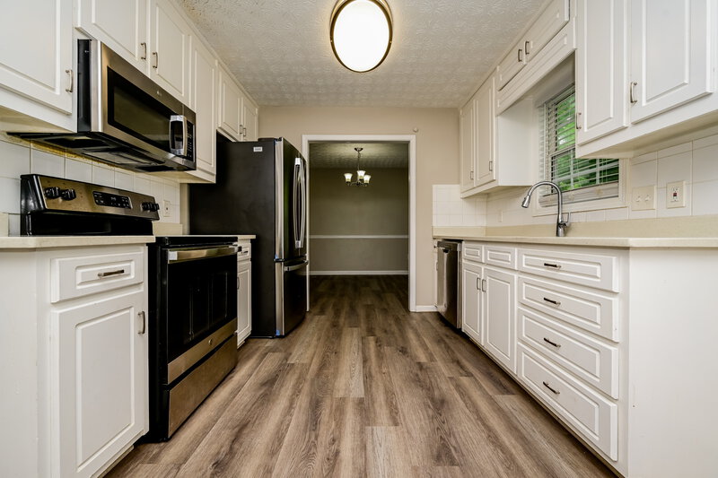 1,835/Mo, 10 Dearing Cove Covington, GA 30014 Kitchen View