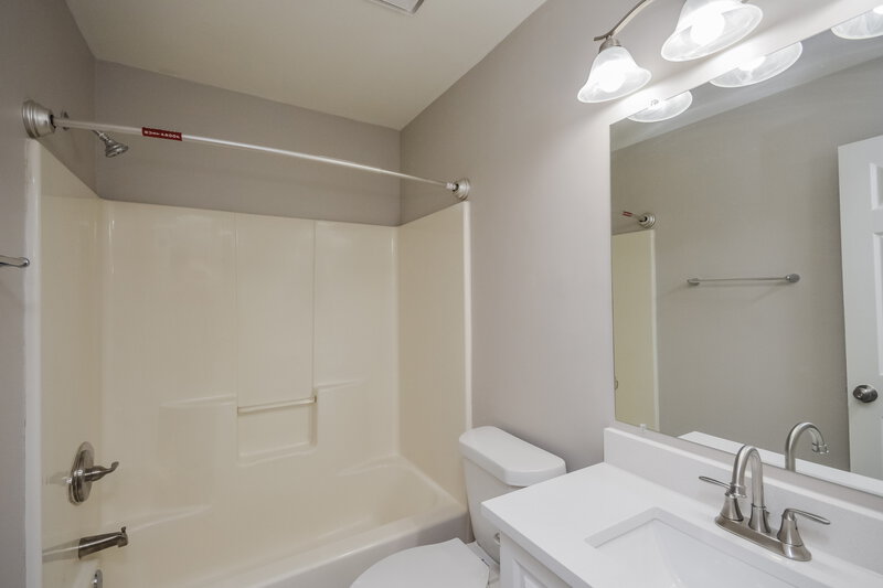 1,820/Mo, 5490 NORTHCUT Drive Atlanta, GA 30349 Bathroom View