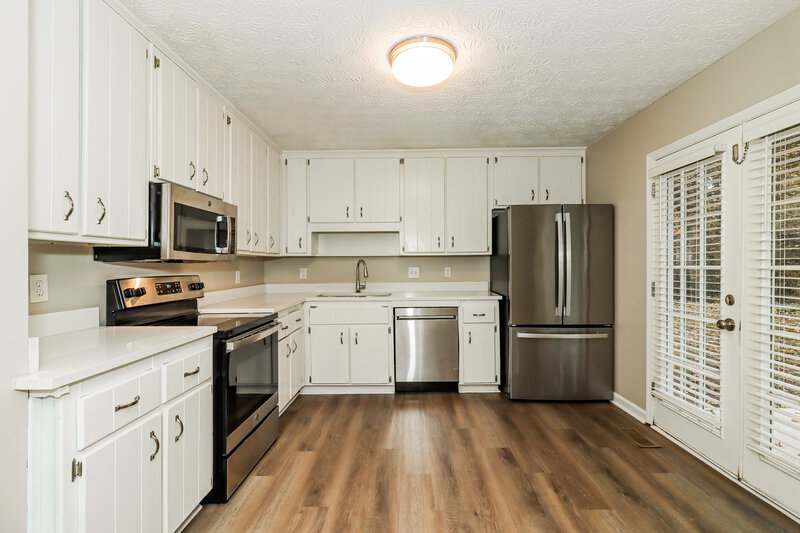 1,855/Mo, 1013 Summer Place NW Acworth, GA 30102 Kitchen View 2