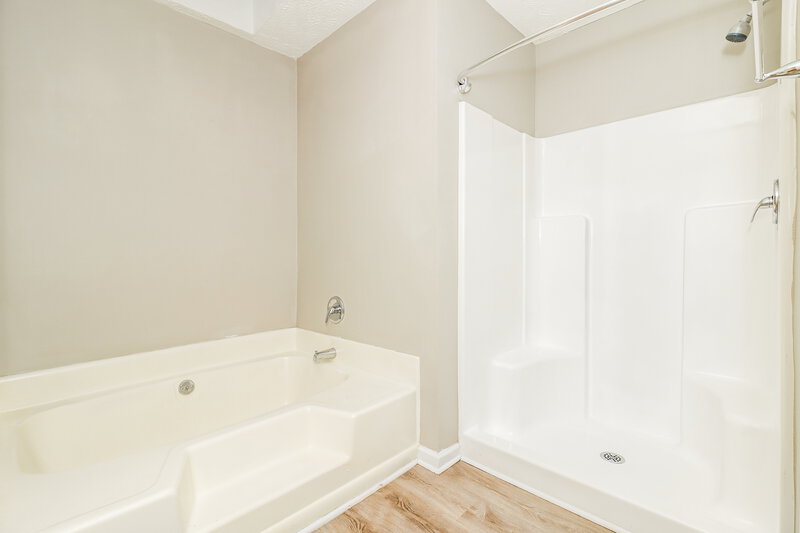 1,855/Mo, 1013 Summer Place NW Acworth, GA 30102 Main Bathroom View