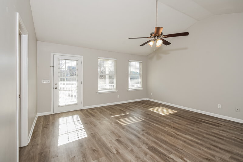 2,015/Mo, 202 Oconee Way Canton, GA 30114 Main Bedroom View