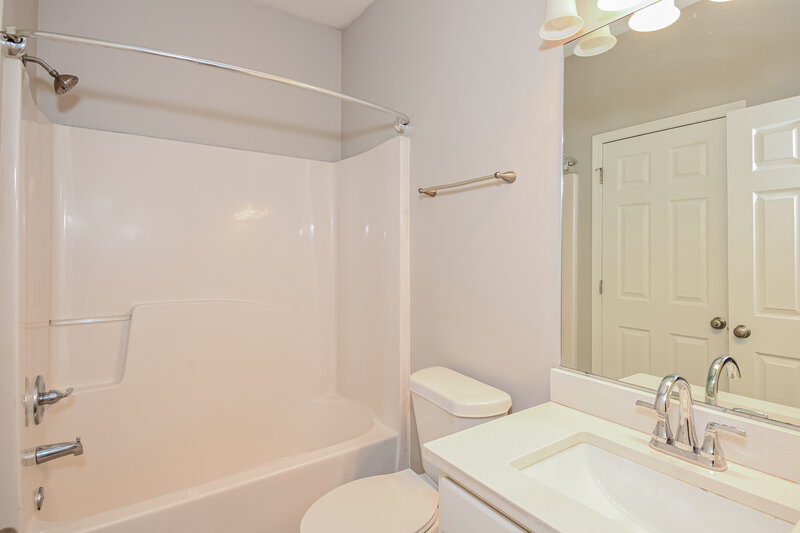 2,015/Mo, 202 Oconee Way Canton, GA 30114 Bathroom View 2