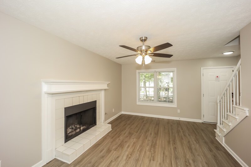 2,570/Mo, 110 Park Place Ct Fayetteville, GA 30215 Living Room View 2