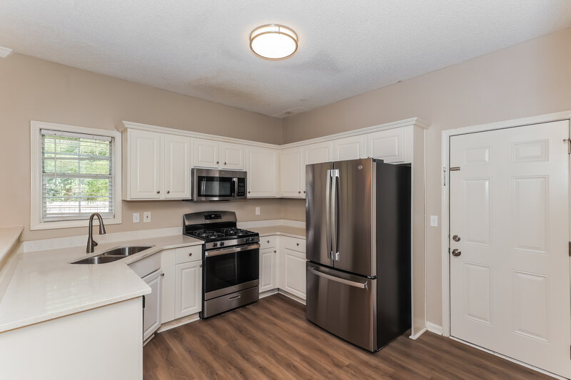 2,350/Mo, 1609 Blossom Dr Atlanta, GA 30349 Kitchen View