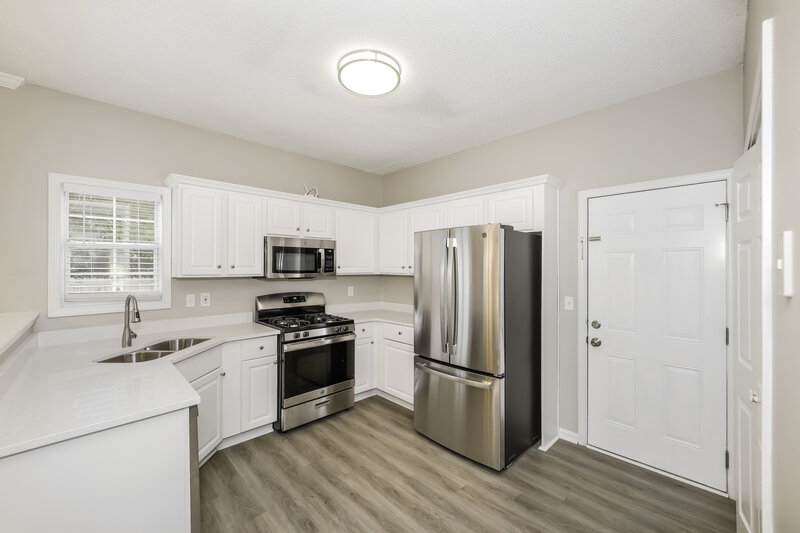 3,120/Mo, 1609 Blossom Dr Atlanta, GA 30349 Kitchen View
