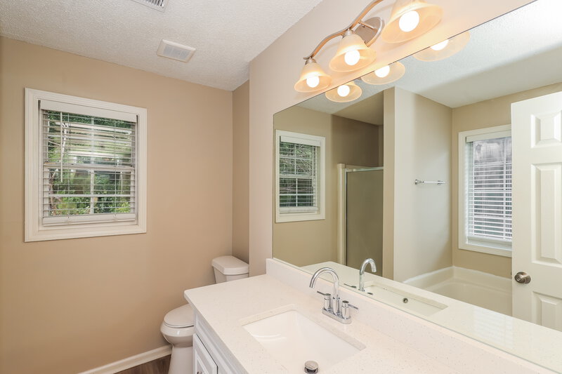 2,350/Mo, 1609 Blossom Dr Atlanta, GA 30349 Main Bathroom View