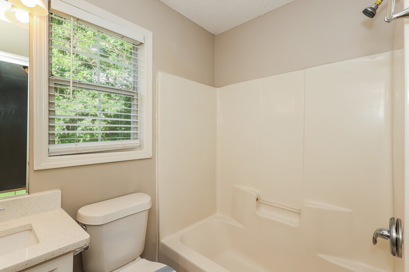 2,350/Mo, 1609 Blossom Dr Atlanta, GA 30349 Bathroom View