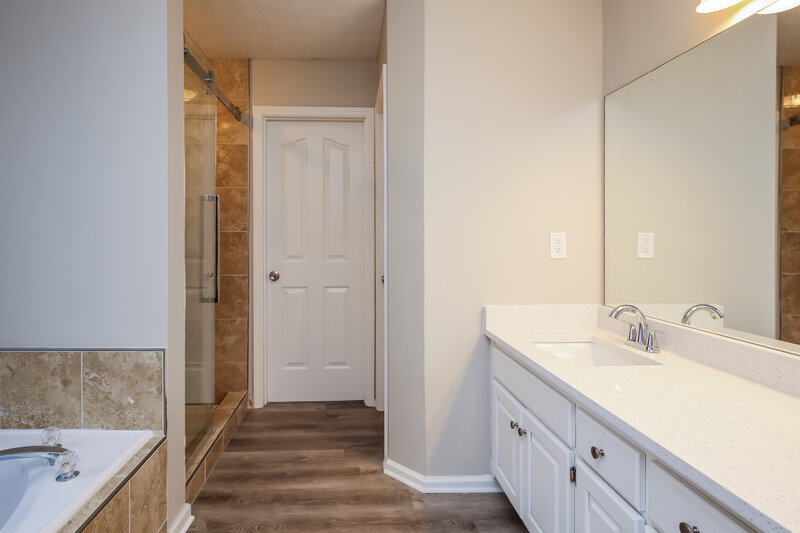 2,425/Mo, 1095 Sunny Field Ct Lawrenceville, GA 30043 Main Bathroom View