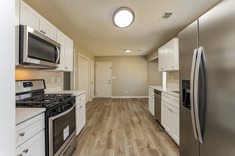 1,890/Mo, 8392 Red Cedar Way Riverdale, GA 30274 Kitchen View