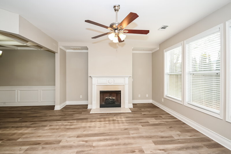 2,200/Mo, 3935 Abernathy Farm Way Acworth, GA 30101 Living Room View