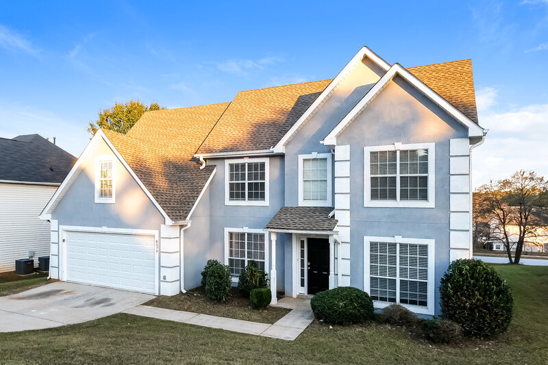 2,165/Mo, 8079 Clearview Cir Riverdale, GA 30296 Front View
