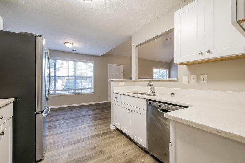 2,165/Mo, 8079 Clearview Cir Riverdale, GA 30296 Kitchen View