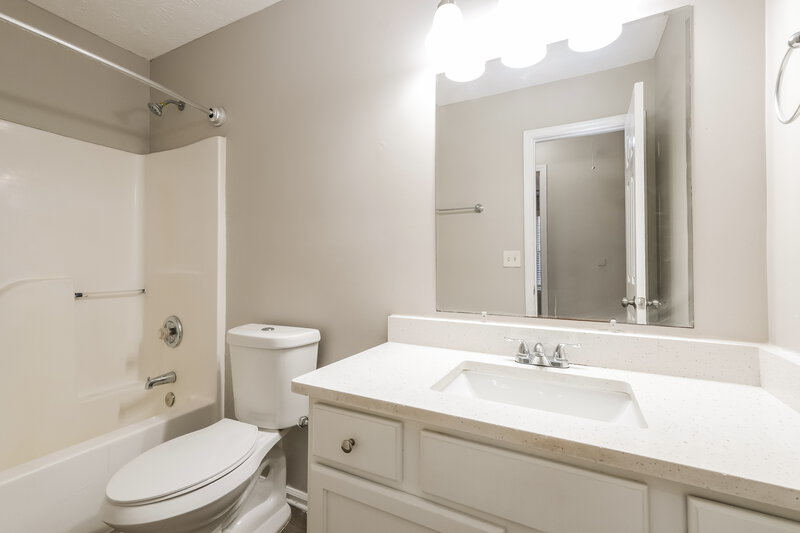 2,165/Mo, 8079 Clearview Cir Riverdale, GA 30296 Bathroom View