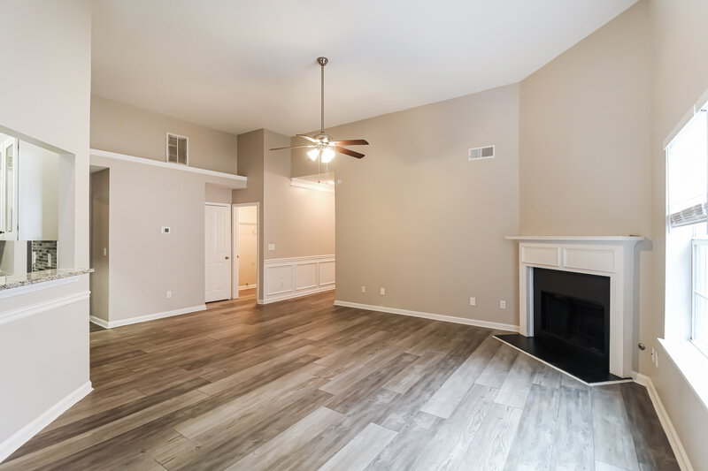 1,830/Mo, 1573 Queen Elizabeth Dr Locust Grove, GA 30248 Living Room View 2