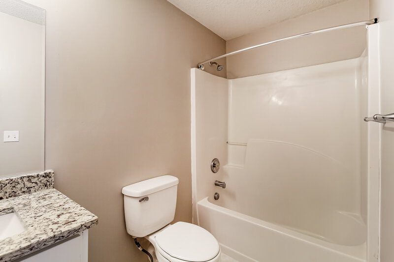 1,830/Mo, 1573 Queen Elizabeth Dr Locust Grove, GA 30248 Bathroom View