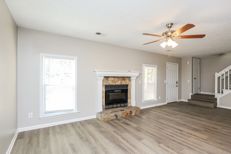 3,290/Mo, 94 Timothy Ln NW Lilburn, GA 30047 Living Room View