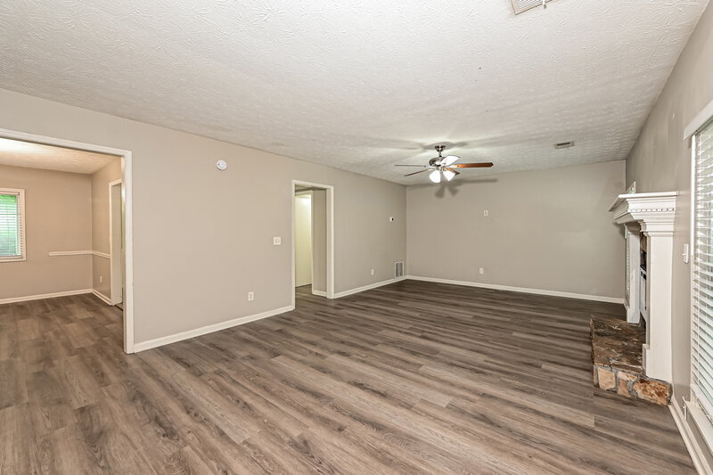 2,300/Mo, 94 Timothy Ln NW Lilburn, GA 30047 Living Room View