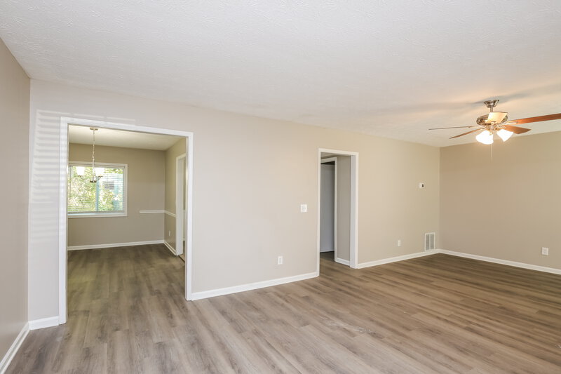 3,290/Mo, 94 Timothy Ln NW Lilburn, GA 30047 Living Room View 3