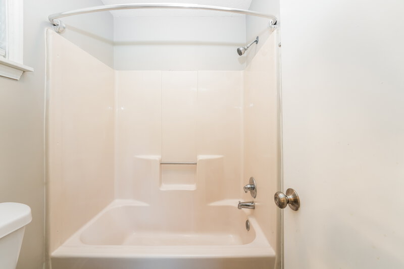 1,935/Mo, 2678 Porter Dr Lawrenceville, GA 30044 Bathroom View