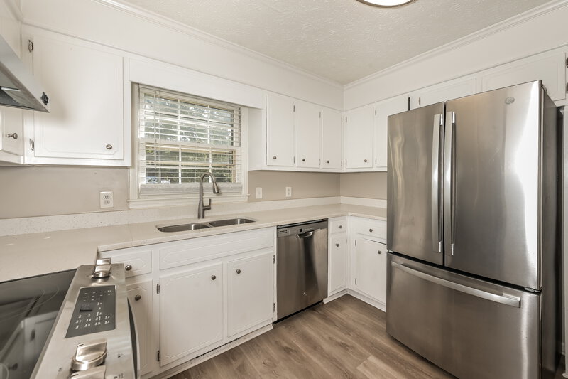 1,870/Mo, 529 Valley View Dr Winder, GA 30680 Kitchen View 2